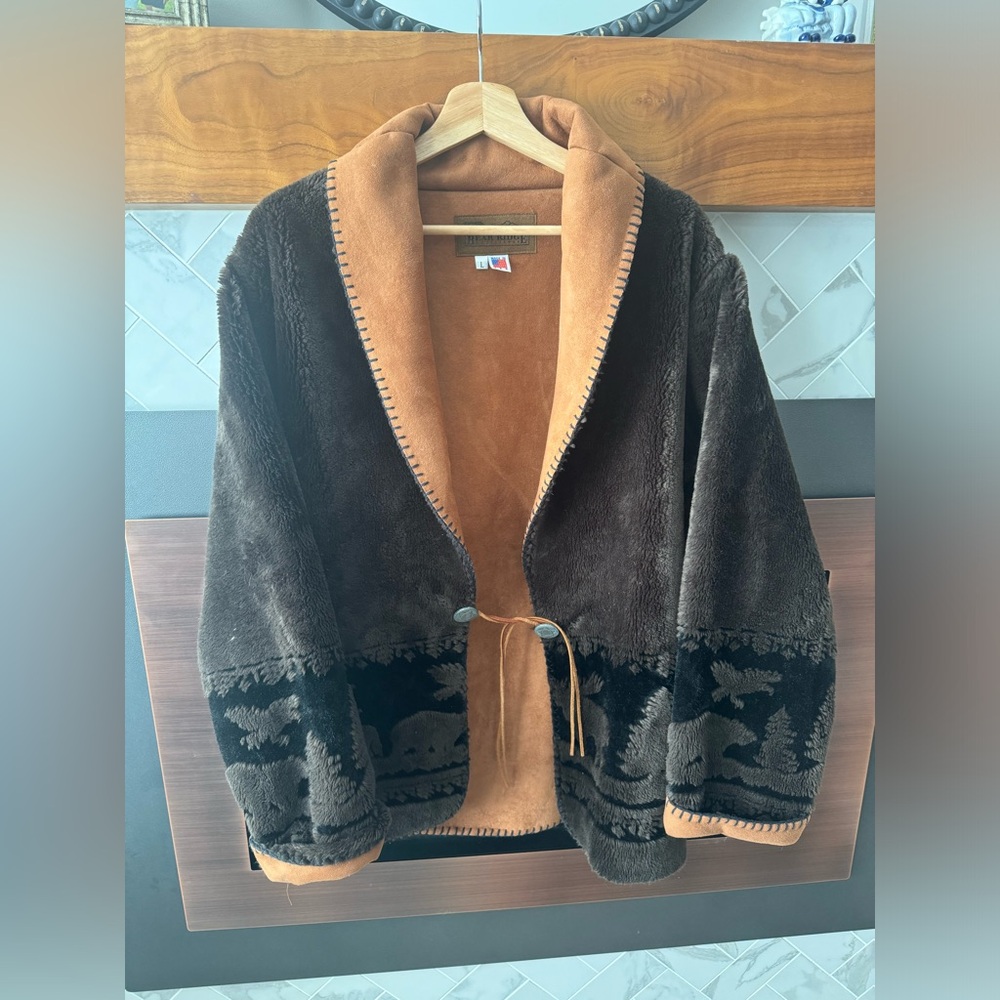Bear Ridge Outfitters - Faux Fur size large